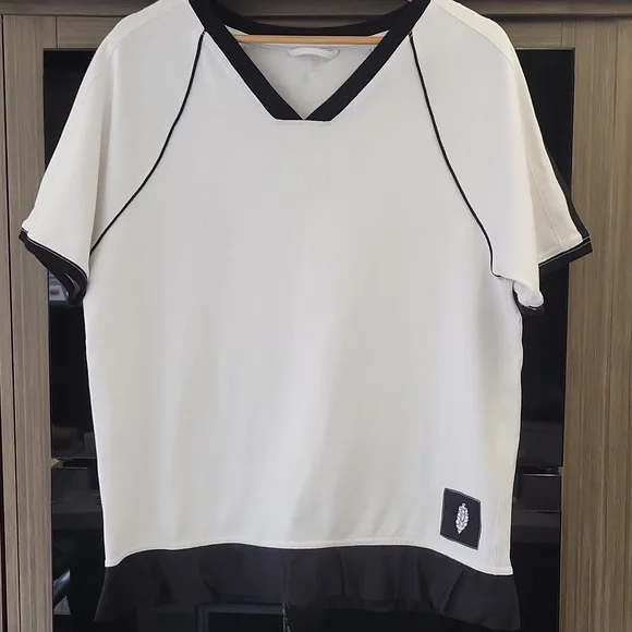 WILL BE GONE SOON) NNWOT) "Baseline Solid tee black/white - Picture 14 of 16